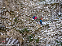 Bald ist eine Steilstufe zu überwinden, welche tiptop ausgebaut ist. : Aletschgletscher