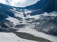 Früher führte hier ein Eisfeld hoch zum Zackengrat, das Eis ist nun aber weg und es sind nur noch Schneefelder übrig. : Balmhorn Gitzigrat
