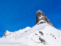 Unverkennbares "Markenzeichen" sind die Bietstöck oberhalb der Chrüzhütte. : Bannalp, Schneeschuhtour, Winter