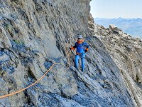 Zu Beginn des zweiten Kessels (in Aufstiegsrichtung) die erwähnte Stelle mit den Bohrhaken, vorbildlich abgesichert. : Bifertenstock