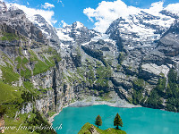 Oeschinensee mit Blüemlisalphorn (ganz links), Oeschinenhorn, Fründenhorn (Bildmitte) und Doldenhorn. : Blüemlisalphorn, Fründenhorn, Oeschinenhorn