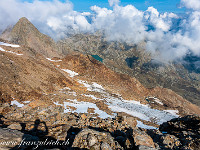 Blick vom Campo Tencia über den Rest des Ghiacciaio Grande di Crozlina und weiter zum Lago di Morghirolo. : Campo Tencia, Pizzo Penca, Tenca