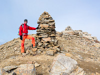 Halb elf, nach drei Stunden stehe ich beim Steinmann auf dem Gipfel : Campo Tencia