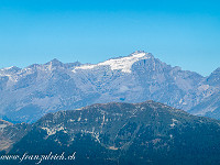 Weit im Westen leuchtet uns der Gletscher der Adula (Rheinwaldhorn) entgegen. : Cresta dei Tre Corni, Pizzo Campo Tencia, Pizzo Crozlina
