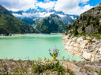 Seit Jahren schon studiere ich am Dammastock herum. Und am 18. Juli wird der Traum wahr: Wir befinden uns auf der Staumauer des Göscheneralpsees und machen uns auf den Weg zur Dammahütte. : Dammastock