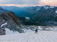 Soselig, die Nacht war kurz (Tagwache um 3.20 Uhr) und bereits befinden wir uns hoch oben auf dem Dammagletscher. : Dammastock