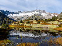 Ein viel besuchtes Fotosujet (zu jeder Jahreszeit) ist das Hochmoor mit der Spiegelung des Dammastockes. : Bergseehütte - Chelenalphütte, Göscheneralp