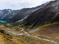 Nach einer zünftigen Stärkung in der Hütte wandern wir entlang der Chelenreuss zurück zur Staumauer des Göscheneralpsees. : Bergseehütte - Chelenalphütte, Göscheneralp