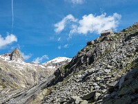 Gelmerhütte SAC, auf 2412 m gelegen und frisch umgebaut. : Gelmerhütte, Mittagfluh