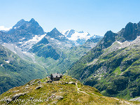 Die Sustlihütte und der Grassen kenne ich bald wie meine Hosentasche - dennoch zieht es mich immer wieder hierhin. Nach dem kurzen Aufstieg vom Sustenbrüggli über den Leiterliweg zur Sustlihütte SAC (2257 m) haben wir Zeit, die umliegenden Klettergärten zu erkunden. : Grassen