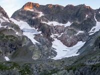 Um 6 Uhr küsst die Sonne den Gipfel des 2946 m hohen Grassen. : Grassen