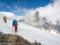 Der Abstieg führt uns via Normalroute zur Hütte zurück. Im Hintergrund ist die Titlis Südwand zu sehen, welche rassige Sportklettereien anbietet. : Grassen Südwand Kanzelgrat OGH Sutstlihütte 2016