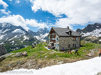 Glücklich erreichen wir um die Mittagszeit die Sustlihütte SAC. Schön war's! : Grassen Südwand Kanzelgrat OGH Sutstlihütte 2016