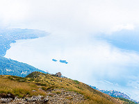 Inwzsichen klart es immer mehr auf und der See scheint mit dem Himmel zu verschmelzen. : Gordevio Tessin 2022