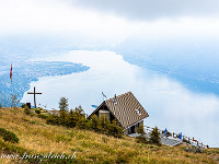 Beim Rifugio Al Legn (1787 m) gönne ich mir ein Stück frischen Apfelkuchen mit einem Gazosa, dem Tessiner "Nationalgetränk". : Gordevio Tessin 2022