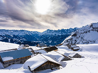 Die Tour auf den Höch Gumme starten wir bei der Bergstation der Lungern-Turren-Bahn. Nach einer Dreiviertelstunde Marschzeit passieren wir die Alp Breitenfeld. : Schneeschuhtour Höch Gumme