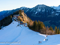 Die Luftseilbahn bringt mich von Lungern zum Turren auf 1530 m, wo die Schneeschuhtour auf den Höch Gumme startet. : Höch Gumme