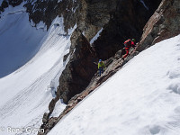 Der Fels ist nun recht kompakt und eben: Gneis anstelle von Kalk. Wir klettern alles möglichst auf der Gratkante ab : Rotbrättgrat Jungfrau