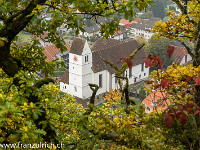 Ein schöner Herbsttag lockt nach draussen: So wandern wir von Egerkingen (im Bild die Kirche) via Blüemlismatt, Tiefmatt, Roggenschnarz und Roggenflue nach Oensingen. : Jura Herbst