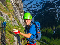 Zwischendurch hat man viel Luft unter den Füssen. : Klettersteig Fürenwand Engelberg
