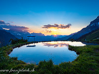 Der kleine Weiher auf der Fürenalp. Es ist bereits 21 Uhr vorbei und die Luftseilbahn ins Tal fährt natürlich nicht mehr. Wir beeilen uns deshalb mit dem Abstieg, um möglichst mit dem letzten Tageslicht wieder bei der Talstation anzukommen. : Klettersteig Fürenwand Engelberg