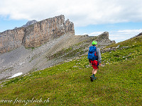 ... zum steilen Aufschwung vor dem Graustock: Hier heisst es richtig zupacken! : Klettersteig Graustock Engelberg