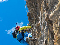 Dennoch: Klettern muss man selber. Es wäre auch möglich, vor dem Aufschwung via Wanderweg abzusteigen. : Klettersteig Graustock Engelberg