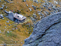 Wir befinden uns nun im Aufstieg zum Furggelti, der Blick geht zurück zur Läntahütte SAC. : Läntahütte, SAC