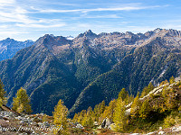 Pizzo Mascarpino (2452 m), Pizzo del Piatto die Röd 82616 m), Pizzo della Valletta (2580 m). : Tessin