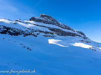 Die Nordwand des Lauchernstocks ist imposant. : Schneeschuhtour Lauchernstock