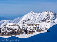 Auch der Brisen (2403 m) zeigt sich von seiner schönsten Seite. : Schneeschuhtour Lauchernstock