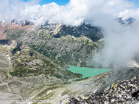 Den Mittelgipfel lassen wir aus und steuern direkt den Lochberg-Westgipfel (3074 m) an. Die Aussicht ist prächtig! : Lochberg