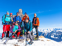 ... und wir stehen glücklich auf dem Gipfel des Mändli. : Schneeschuhtour Mändli