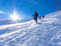 In stiebendem Schnee geht es hinunter zum Ausgangspunkt. Danke Franz für die tolle Tour! : Schneeschuhtour Mändli