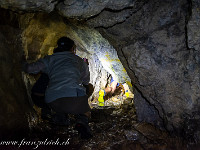 Bald wird es enger und Kriechen ist angesagt. : Mondmilchloch, Pilatus