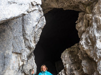 Der Eingang führt zunächst in eine grosse Halle. : Mondmilchloch, Pilatus