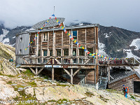 So gelangen wir trockenen Fusses zur Cabane des Conscrits auf rund 2600 m. : Berghütte, CAF, Cabane des Conscrits, Hütte