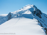 Auf 4362 m steht das Refuge Vallot CAF, welche als reine Notunterkunft dient. : CAF, Gletscher, Mont Blanc, Refuge Vallot, Spur