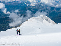 Der Abstieg geht schnell von statten: Vorbei am Refuge Coûter, den Sporn hinunter,  das steinschlägige Couloir queren, bis nach Nid d'Aigle, wo uns die 16.40 Uhr-Bahn erwartet. : Berghütte, CAF, Gletscher, Hütte, Refuge de l'Aiguille du Coûter