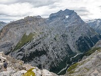 Aussicht vom Unter Tatelishorn (2498 m) ins Gasteretal und zum Doldenhorn (3638 m). Bis hierhin gibt es einen guten und markierten Wanderweg, Schwierigkeit T3. : Obers Tatelishore 2026