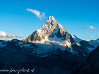 Das Matterhorn (4478 m) im letzten Abendlicht. : Obergabelhorn, Zinalrothorn