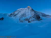 Der Mont Blanc de Cheilon (3870 m) ist sozusagen der Hausberg der Cabane des Dix. : Schneeschuhtour Pigne d'Arolla