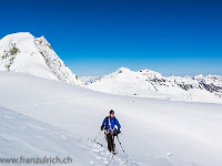 Auf dem Gletscher bewegen wir uns Schneeschuhläufer immer angeseilt. : Schneeschuhtour Pigne d'Arolla