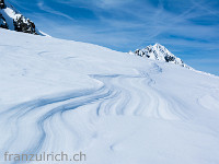 Wunderschöne Muster, erschaffen durch die unermüdliche Arbeit des Windes : Schneeschuhtour Etzlihütte Piz Giuf Franz Grüter