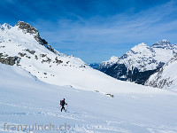 Abstieg von den Mittelplatten zur Müllersmatt und Etzlihütte : Schneeschuhtour Etzlihütte Piz Giuf Franz Grüter
