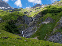 Die weiss-rot-weissen Markierungen führen uns zur Hütte. : Piz Sardona