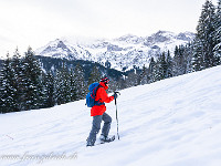 Ein Besuch unseres "Hausberges" Rägeflüeli (1582 m) ist zu jeder Jahreszeit ein Erlebnis, besonders aber bei Pulverschnee. : Rägeflüeli, Schneeschuhtour Regenflüeli