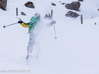 Den Kindern macht der Pulverschnee grossen Spass!