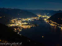 Gegen Nordosten das nächtliche Locarno. Und um uns eine herrliche Ruhe. : Capanna Al Legn, Gridone