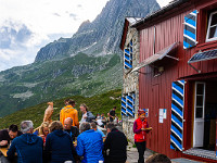 In etwas mehr als 2 Stunden steigen wir zur Salbithütte SAC (2103 m) auf. Das Nachtessen wird draussen serviert. : Rohrspitzli, Salbithütte